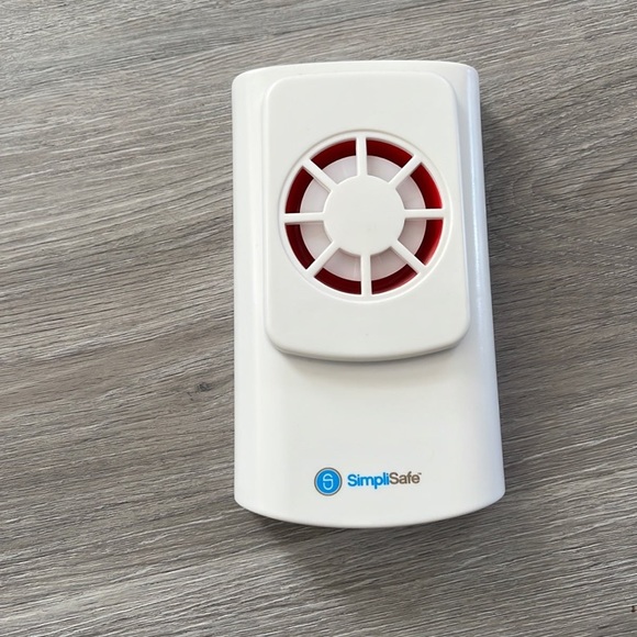 Simplisafe System - Previous Generation - Picture 8 of 9